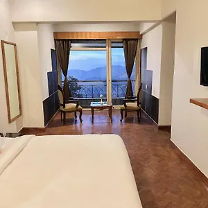 Hotel Summit Naldehra Grand &